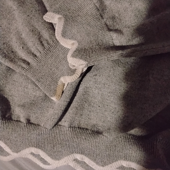 MISSLOOK- Gray Sweater with White Scalloped Trim - Picture 3 of 5